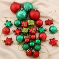 Набор украшений пластик 40 шт 'Яркие подарки' красно-зелёный